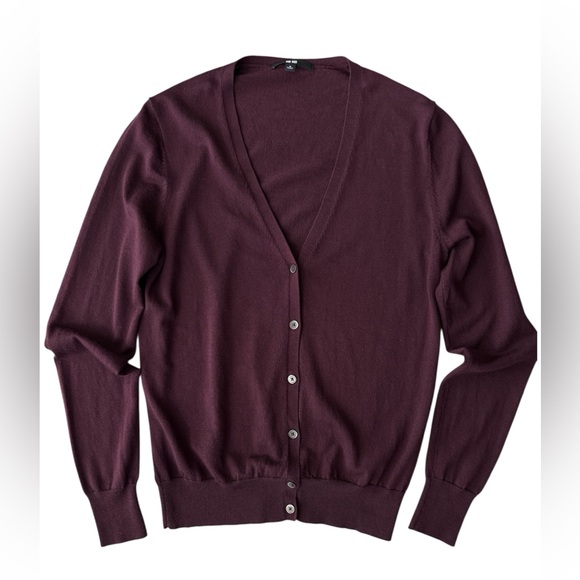 UNIQLO Women's 100% Wool V-Neck Cardigan Sweater Purple Maroon Size M - Picture 1 of 7